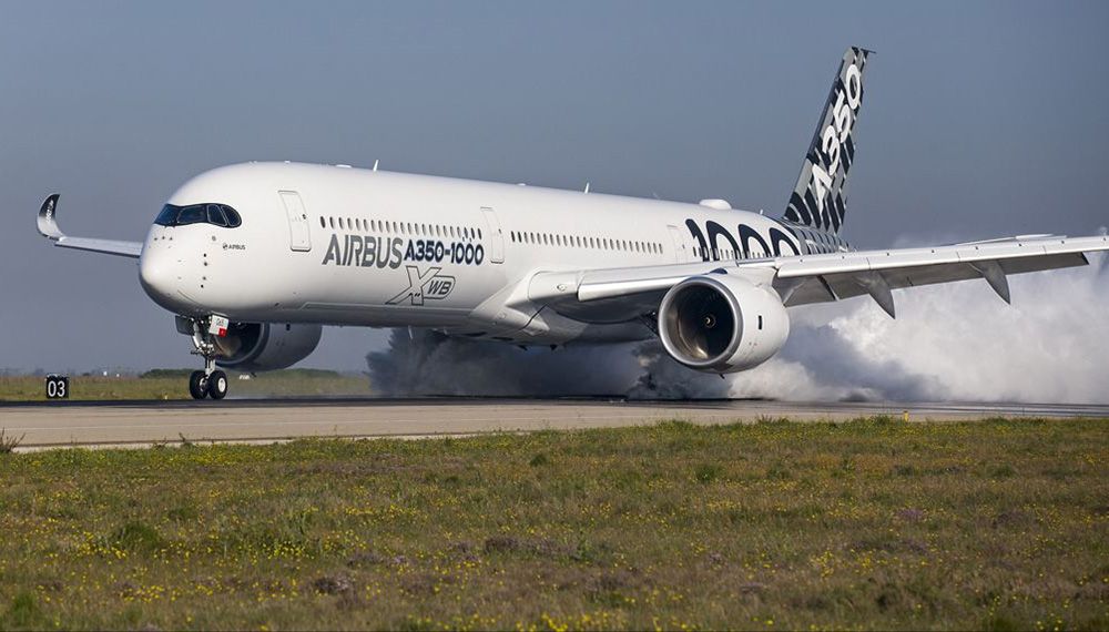 Airbus A350-900 —