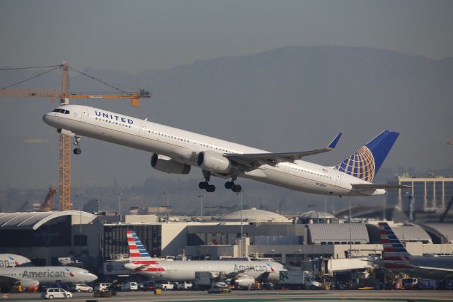 BOEING 757-300 (N73860)