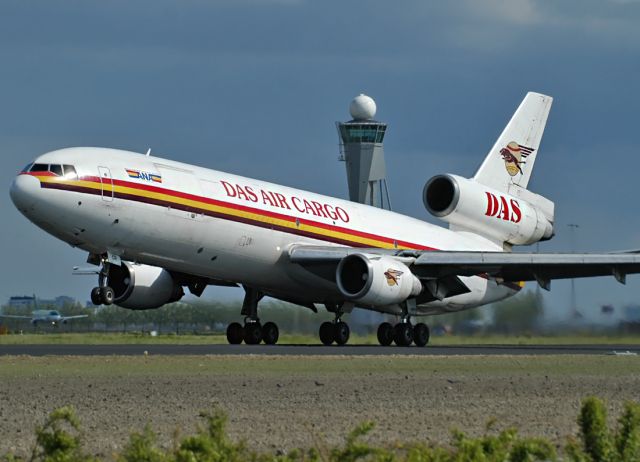 McDonnell Douglas DC-10 —