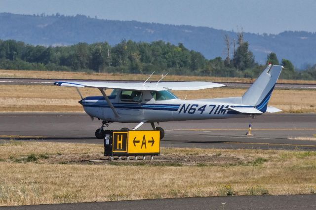 Cessna 152 (N6471M)