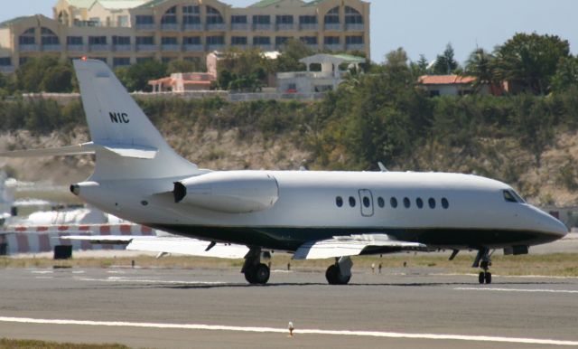 Dassault Falcon 2000 (N1C) - BACK TRACKING RUNWAY 10