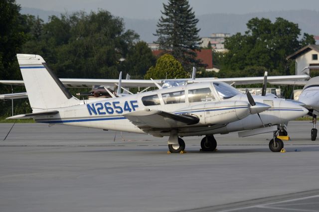 Piper PA-30 Twin Comanche (N2654E)