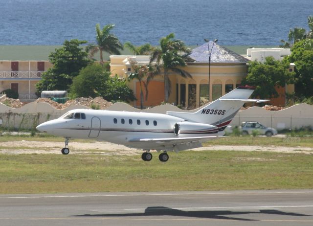 Hawker 800 (N835QS)