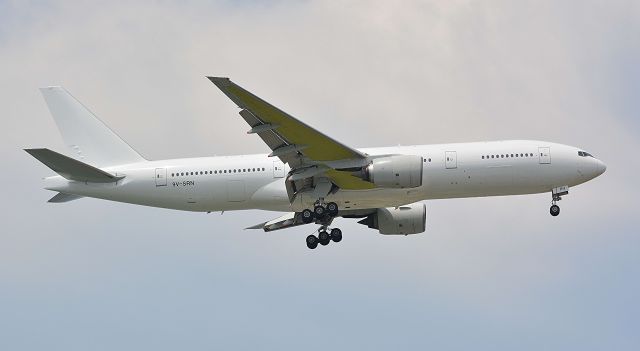 Boeing 777-200 (9V-SRN)