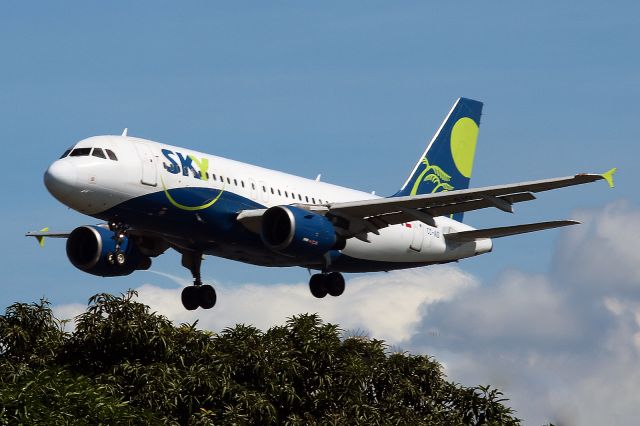 Airbus A320 (CC-AID)