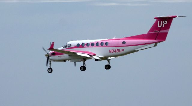 Beechcraft Super King Air 350 (N848UP) - On final is this 2015 Super King Air 350i in the Summer of 2019. The special Pink Livery is for Breast Cancer awareness month that occurs in October of every year.