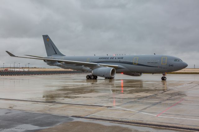 Airbus A330-200 (F-UJCK)