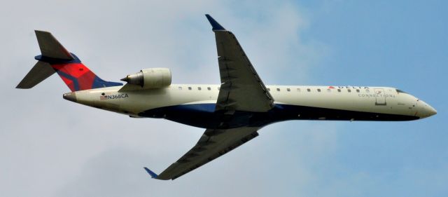 Canadair Regional Jet CRJ-700 (N368CA)