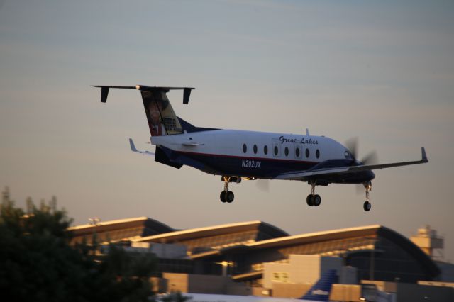 Beechcraft 1900 (N202UX)