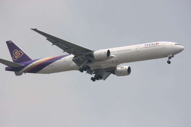 BOEING 777-300 (HS-TKC)