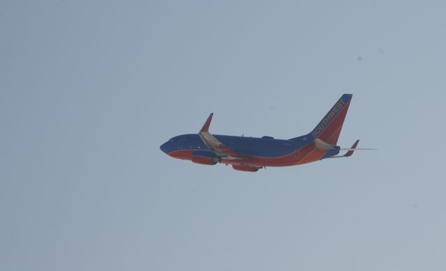 Boeing 737-700 (N741SA) - Southwest 737-700 taking off 10L