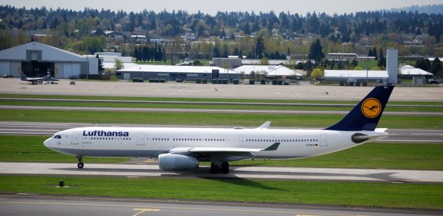 Airbus A330-300 (D-AIKH) - Lufthansa A330-300 Taxing to Runway 28L at Portland International Airport.