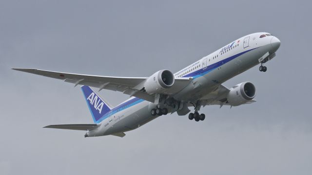 Boeing 787-9 Dreamliner (N1015B) - BOE787 on rotation from Rwy 16R to begin a flight to EGLF/FAB (Farnborough) on 7/5/16. (ln 447 / cn 34533). This is a temporary reg number. #JA880A will be the aircraft permanent registration.