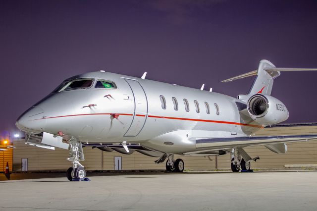 Bombardier Challenger 300 (N350VJ)