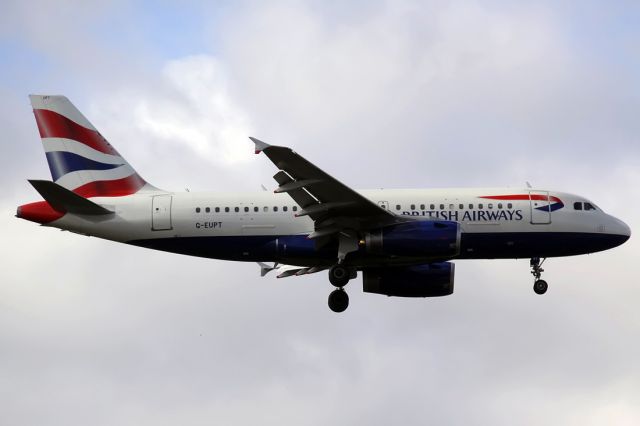 Airbus A319 (G-EUPT)