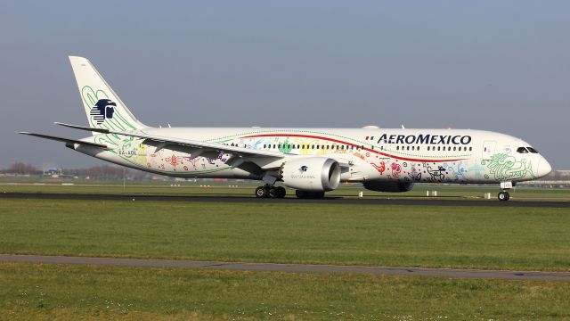Boeing 787-9 Dreamliner (XA-ADL)