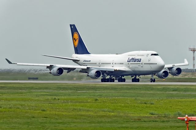 Boeing 747-400 (D-ABVU)