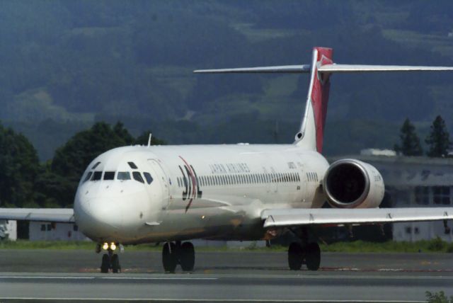 McDonnell Douglas MD-90 (JA8070) - KUMAMOTO,JAPAN