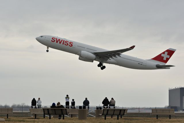 Airbus A330-300 (HB-JHL) - SWISS LX87 is taking off from Montreal 24L.