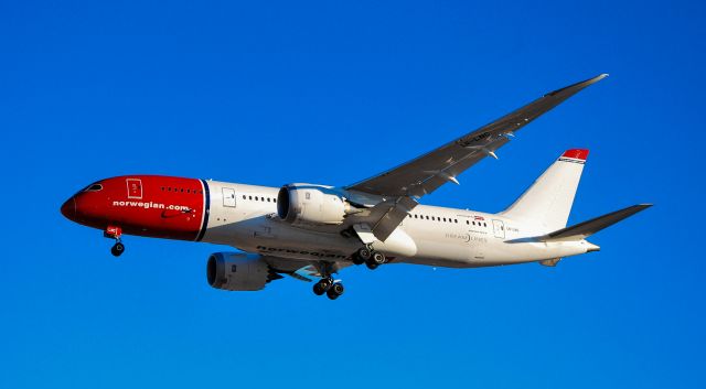 Boeing 787-8 (LN-LNC) - LN-LNC Norwegian Air 2013 Boeing 787-8 Dreamliner serial 34795 / 136 - Las Vegas - McCarran International Airport (LAS / KLAS)br /USA - Nevada November 7, 2015br /Photo: Tomás Del Coro