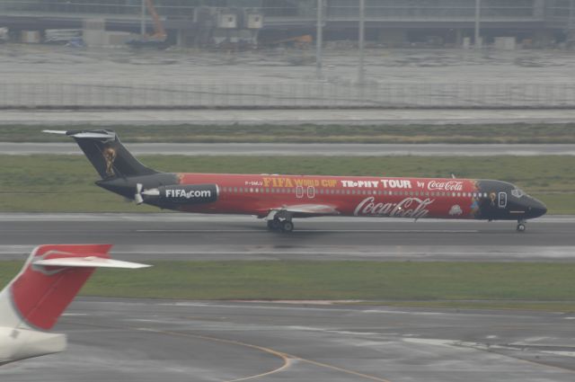 McDonnell Douglas MD-83 (F-GMLU) - Landing at Haneda Intl Airport 34L on 2010/4/23 FIFA World Cup Trophy Tour by Coca Cola c/s