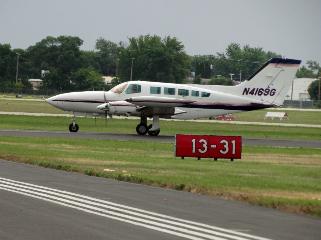 Cessna 402 (N4169G)