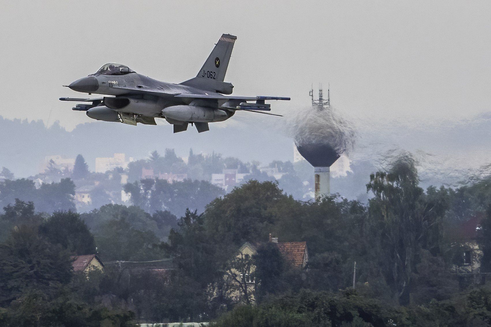 Lockheed F-16 Fighting Falcon (J062)