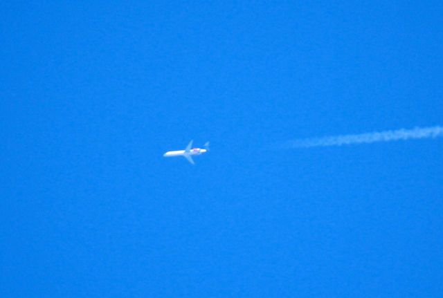 McDonnell Douglas MD-87 — - this is a rare flight of a Scandinavian Airlines MD-87 flying over CYXU London,Ontario,flight was coming from Bangor,Maine(KBGR) on its way to Kingman Arizona(KIGM),taken today april12,2012,unfortunately i only have a 250mm lense.