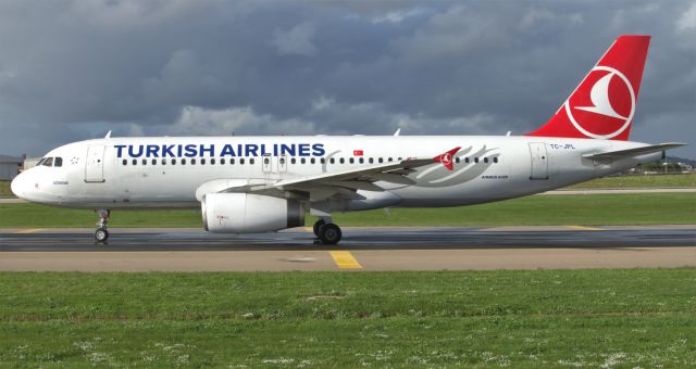 Airbus A320 (TC-JPL) - On txy C 