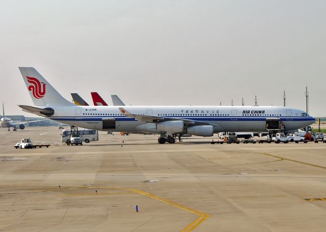 Airbus A340-300 (B-2388)