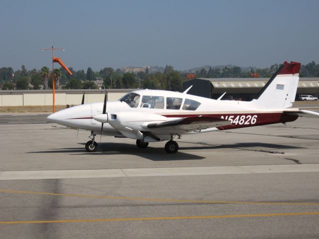 Piper Aztec (N54826) - Taxiing at Fullerton