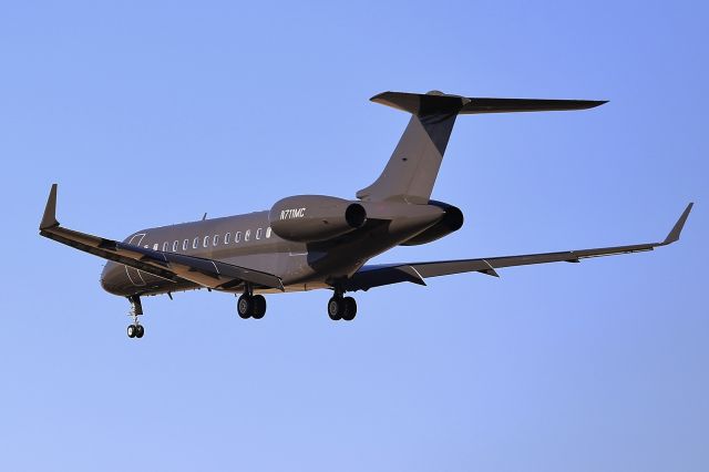 Bombardier Global Express (N711MC)