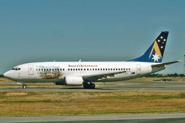 VH-CZA — - ANSETT AUSTRALIA AIRLINES - BOEING 737-377 - REG : VH-CZA (CN 23653/1260) - ADELAIDE INTERNATIONAL AIRPORT SA. AUSTRALIA - YPAD (17/11/1994)