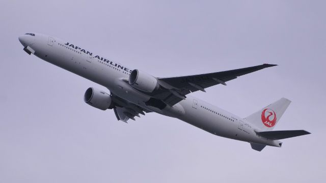 BOEING 777-300ER (JA731J)