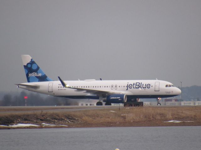 Airbus A320 (N827JB)