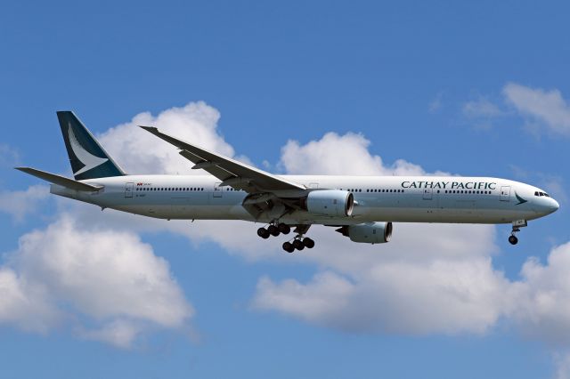 Boeing 777-200 (B-HNP)