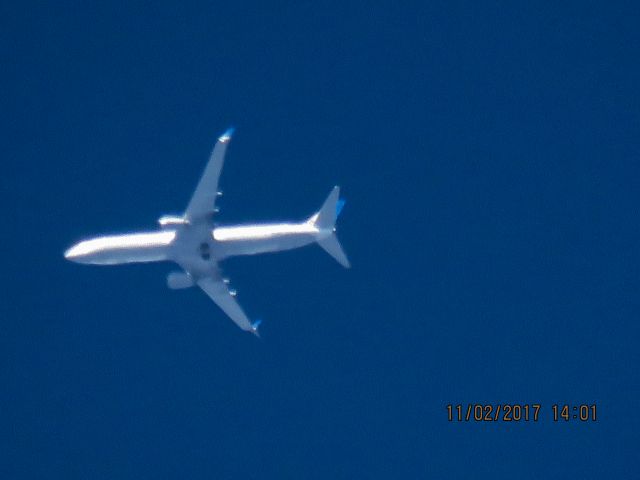Boeing 737-900 (N68807)