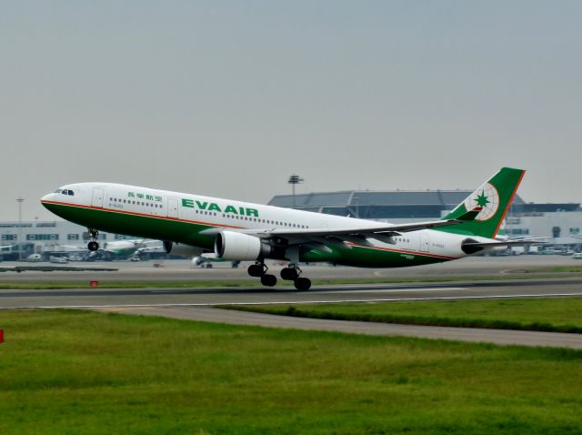 Airbus A330-200 (B-16303)