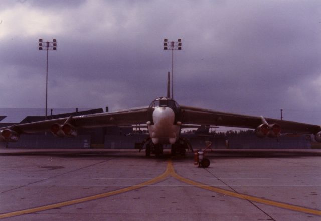 Boeing B-52 Stratofortress (58-0189) - B52G 58-0189 on ramp Wurtsmith AFB, MI.  8th AF, 379th Bomb Wing. 1980.
