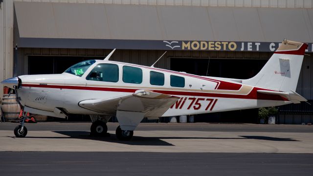 Beechcraft Bonanza (36) (N17571)