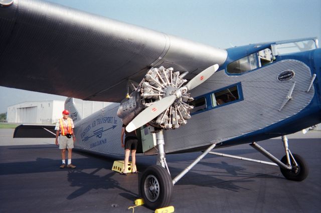 Ford Tri-Motor (N8407)