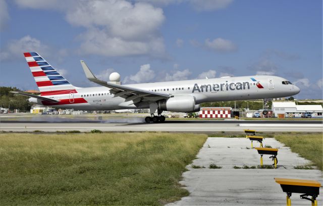 Boeing 757-200 (N175AN)