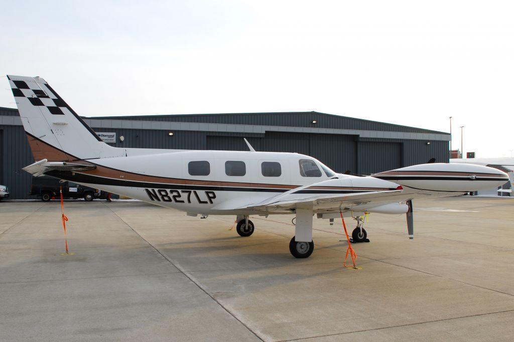 Piper Cheyenne (N827LP)