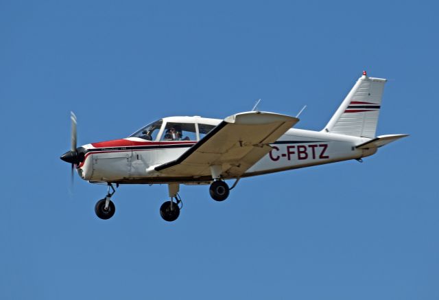 Piper Cherokee (C-FBTZ) - 1967 Piper PA-28-140 Cherokee Cruiser (C-FBTZ/28-22535) on final approach for runway 27 on Apr 23, 2021