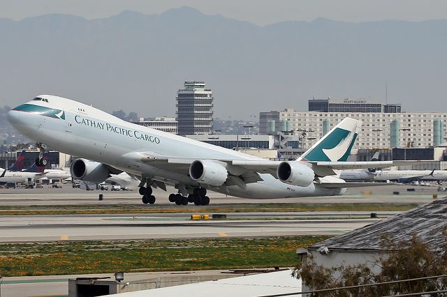 BOEING 747-8 (B-LJD) - Takes off.