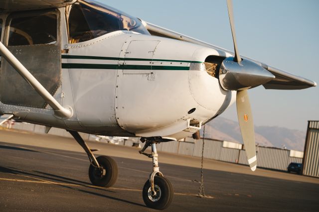 Cessna Skylane (N5726B)