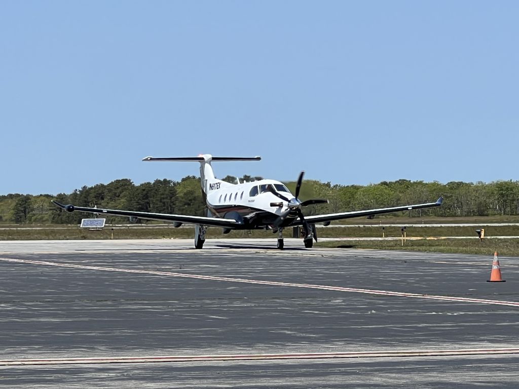 Pilatus PC-12 (N617EX)