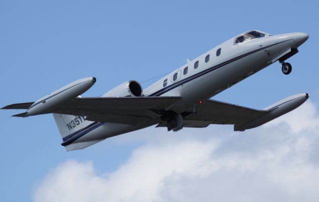 Learjet 35 (N351TV)