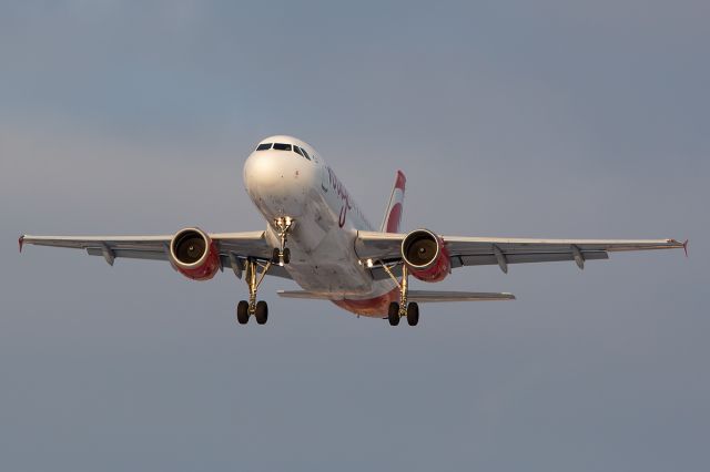 Airbus A319 (C-FYJH) - COLD! A319 arriving in Toronto! Air Canada Rouge!br /br /Full Quality: a rel=nofollow href=http://www.planespotters.net/Aviation_Photos/photo.show?id=441351http://www.planespotters.net/Aviation_Photos/photo.show?id=441351/a