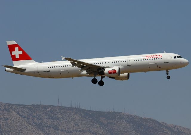 Airbus A321 (HB-IOD) - Landing on rwy 03L